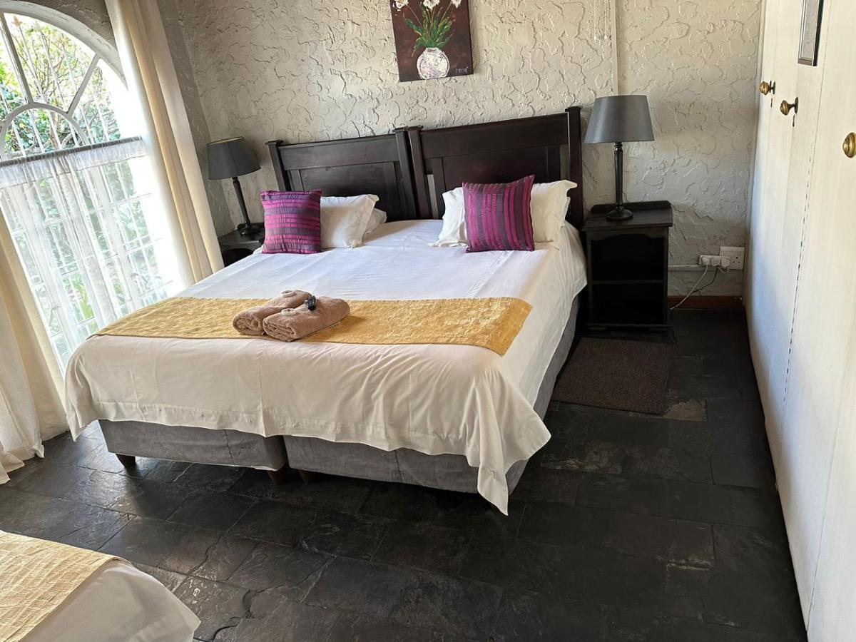 Just Tiffany Guest House & Conference Facility ポチェフストルーム エクステリア 写真